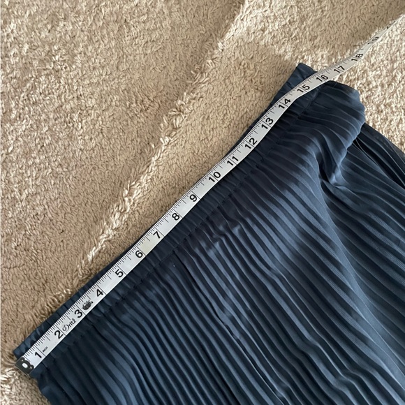 Loft maxi pleated skirt. Sz M. Good condition - Picture 3 of 4